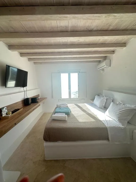 Deluxe Double Room with Sea View (Phos Suite)