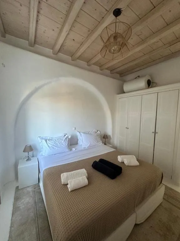 Deluxe Apartment (Mare White)