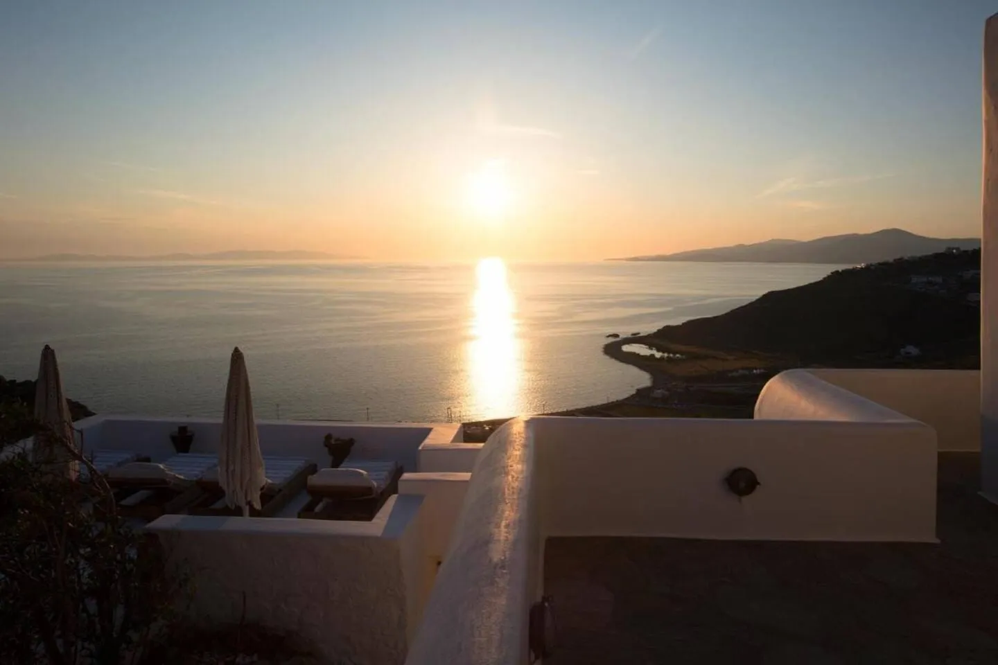 Golden Sunset Villa