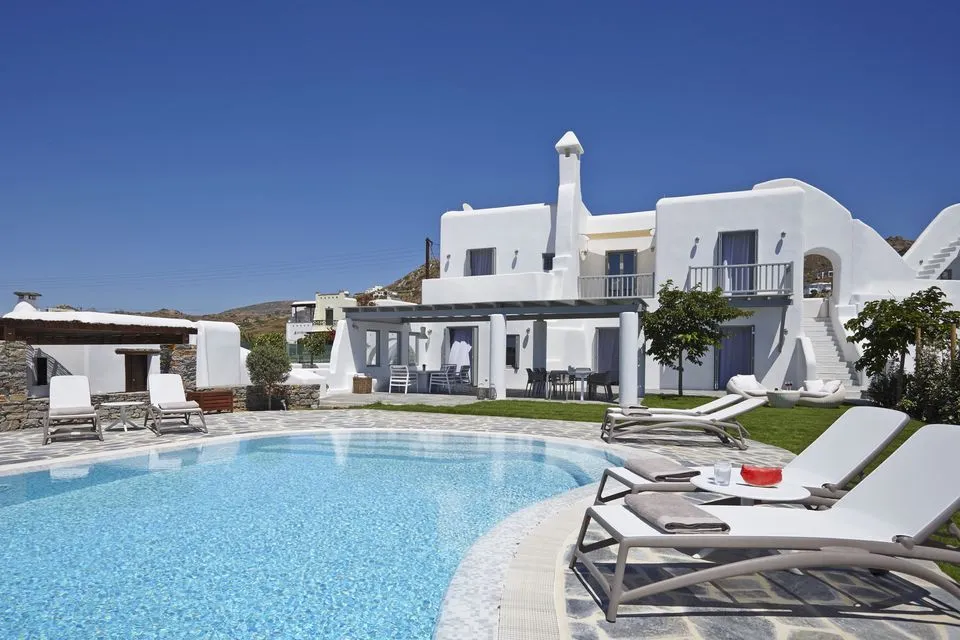 Aqua Breeze Estate on the beach