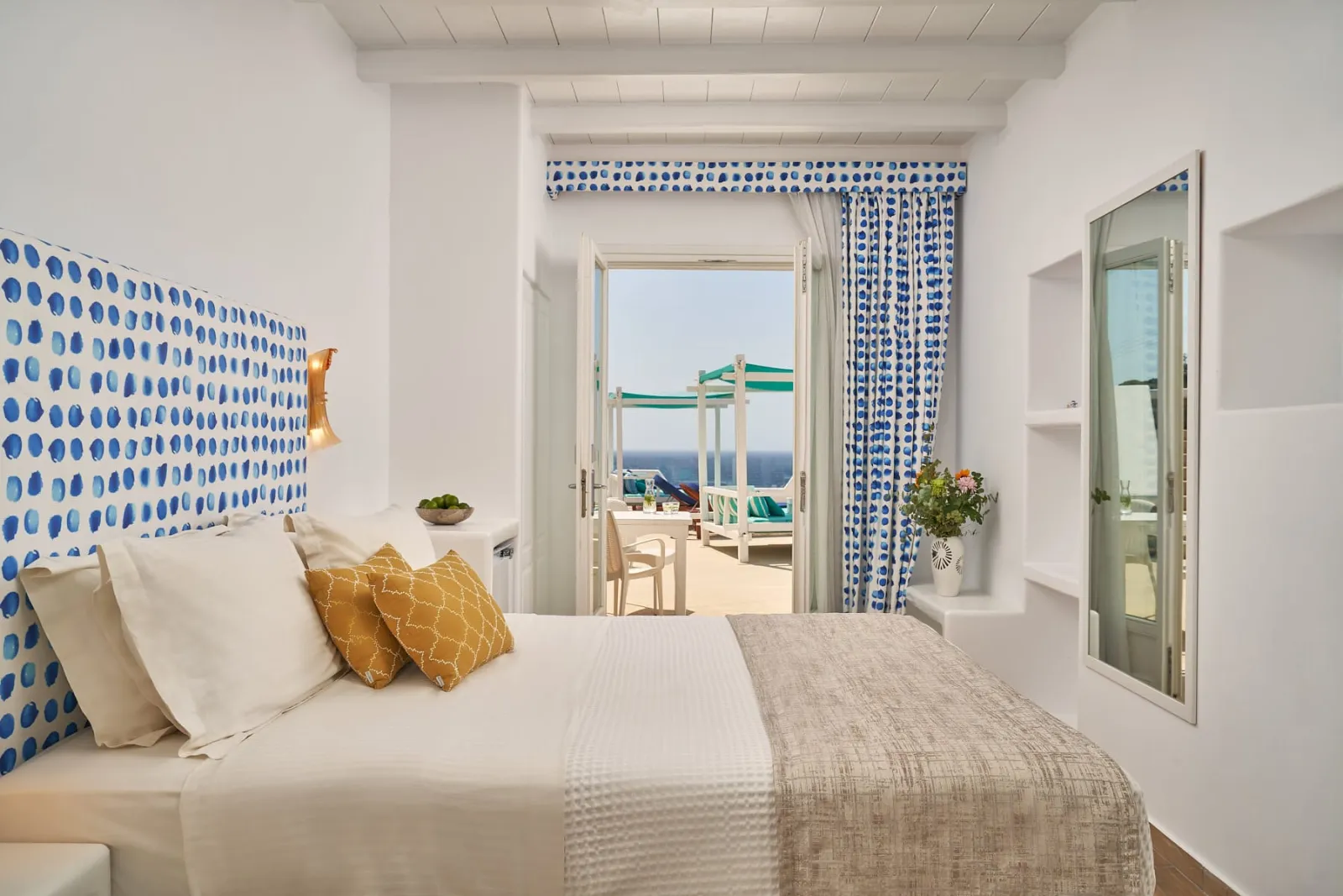 Deluxe Double Sea View Suite with shared outdoor Spa