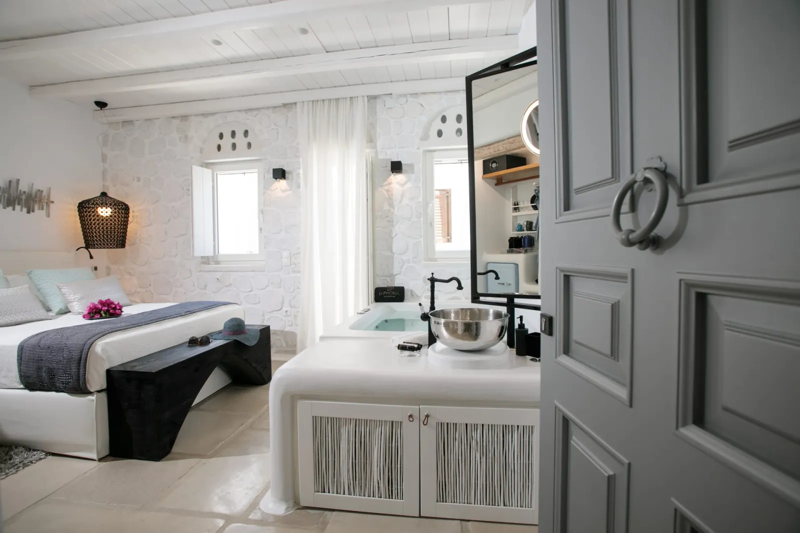 Deluxe Suite with Spa