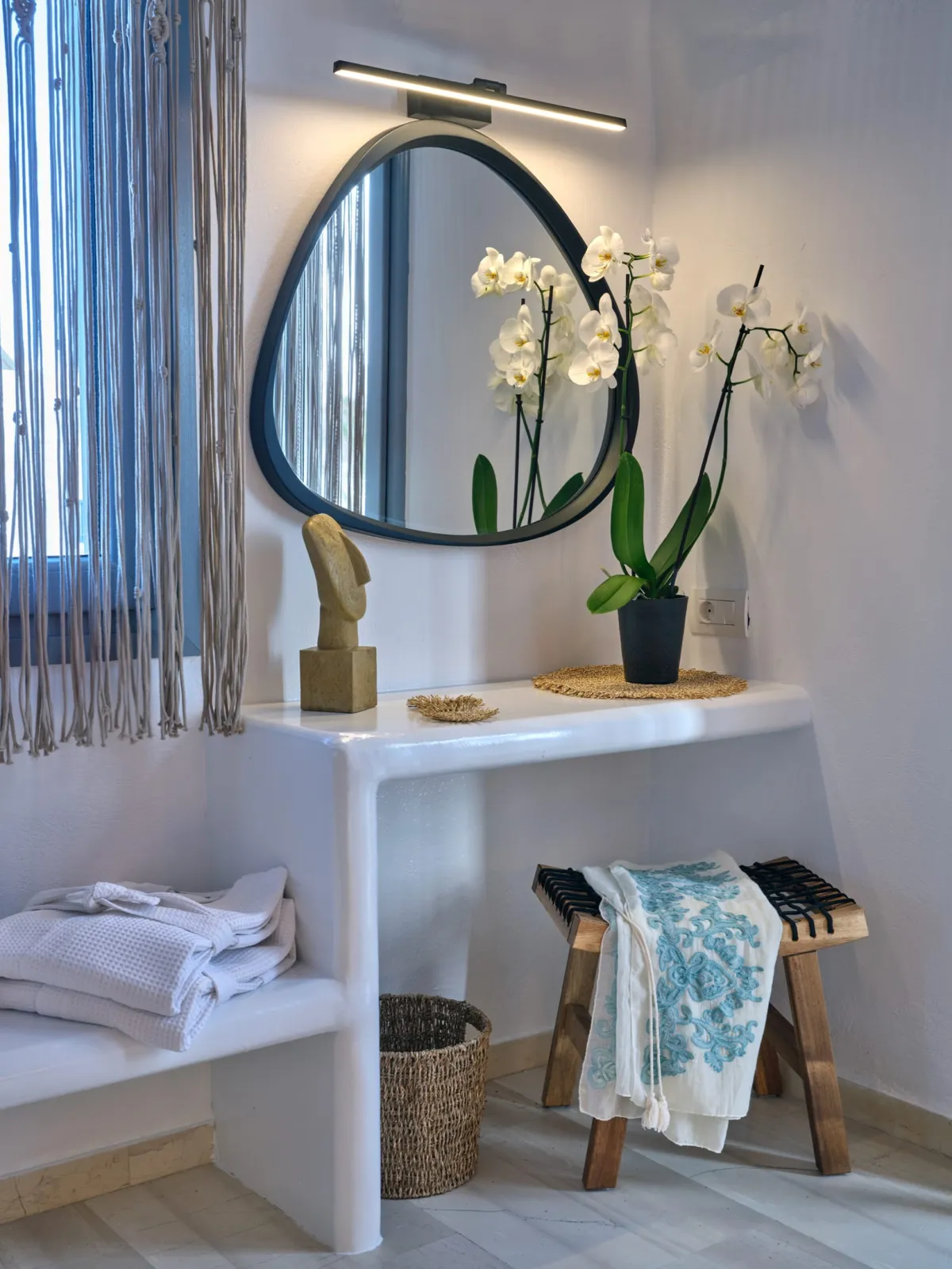 Deluxe One Bedroom with Sea View