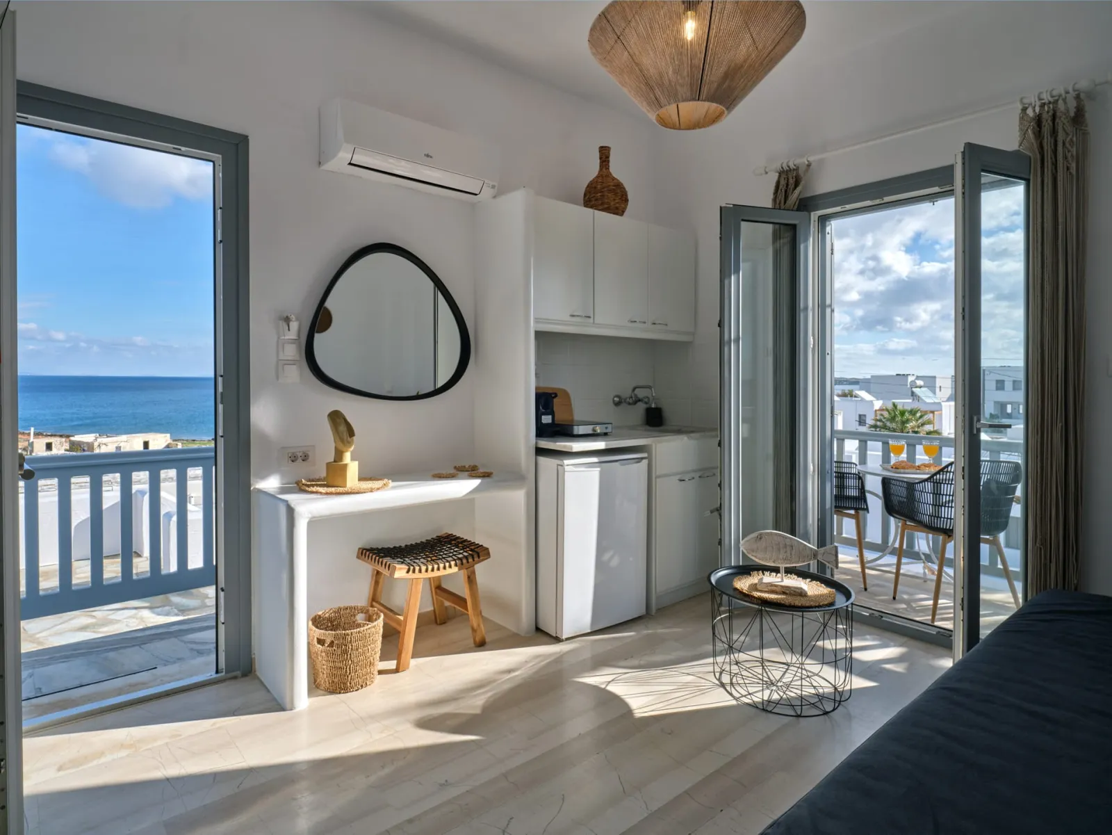 Deluxe One Bedroom with Sea View