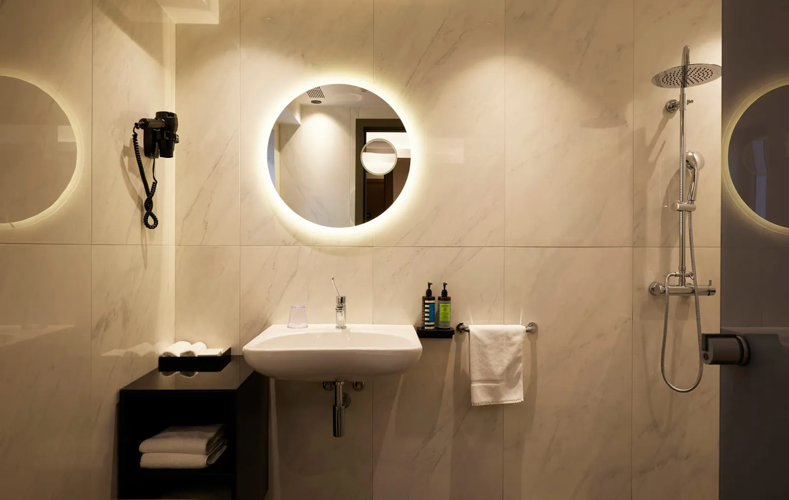 Teight Junior Suite