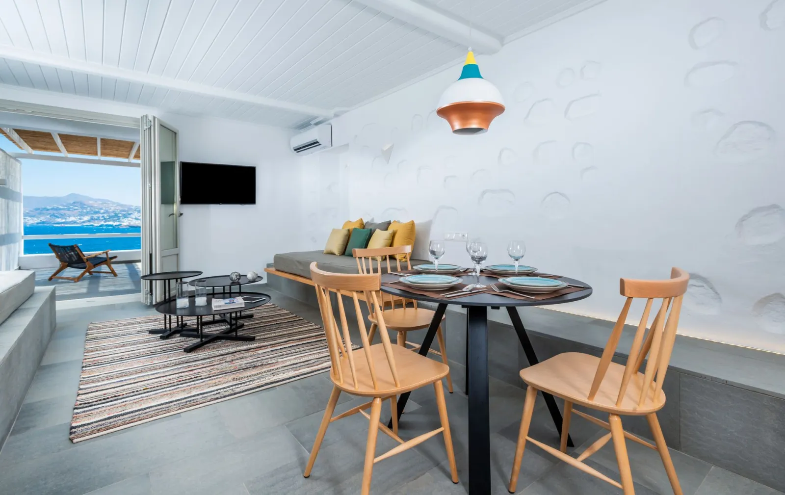 Two bedroom maisonette with private sharing pool