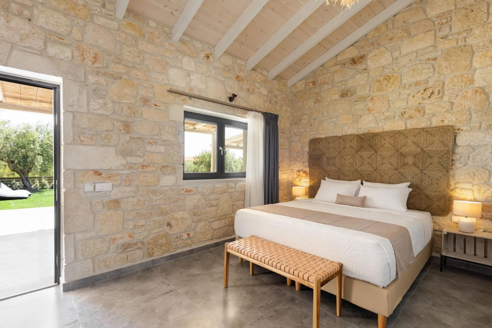"Four Olives" Luxury Rooms - Uberina Afitos