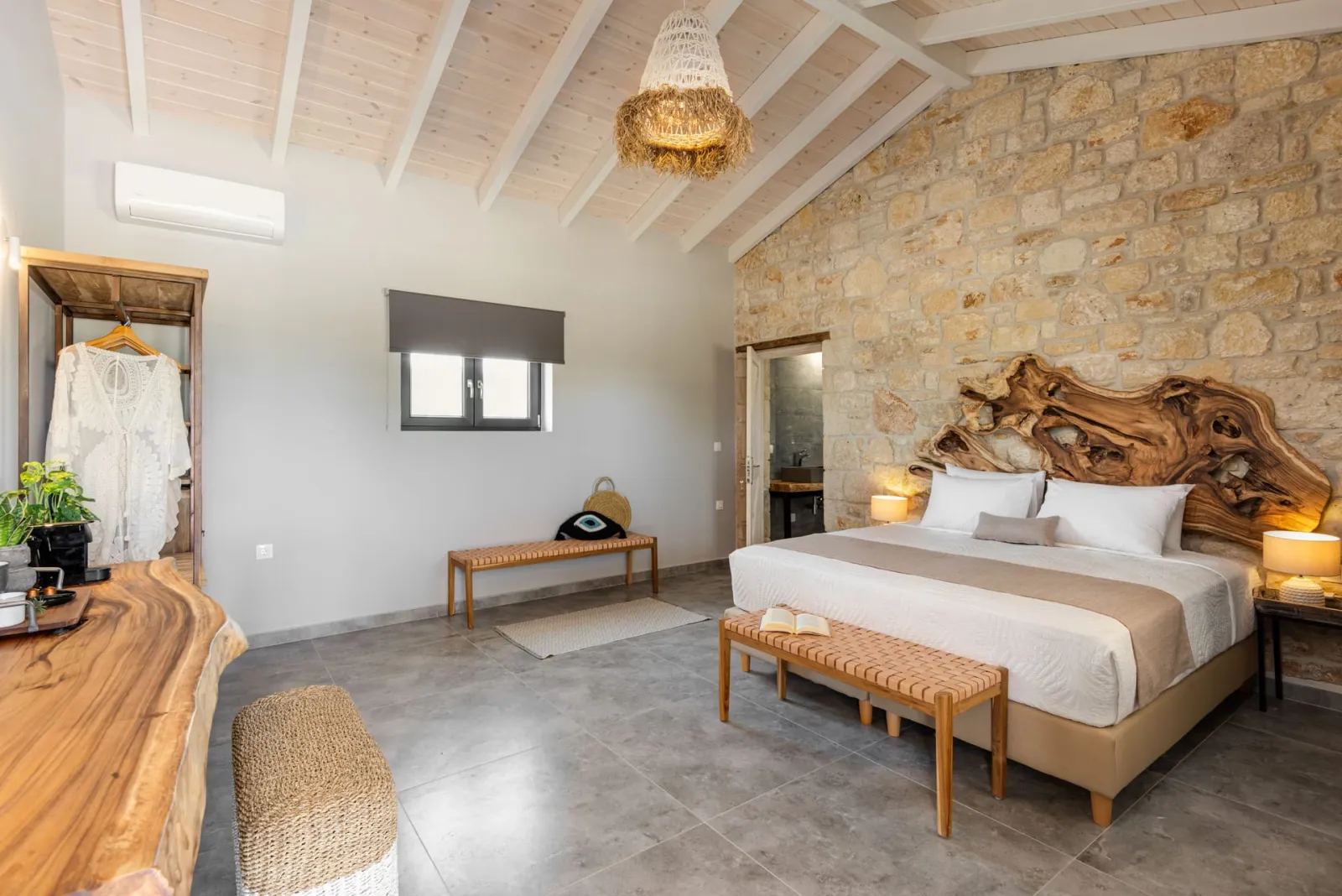 "Four Olives" Luxury Rooms -  Regalis Afitos