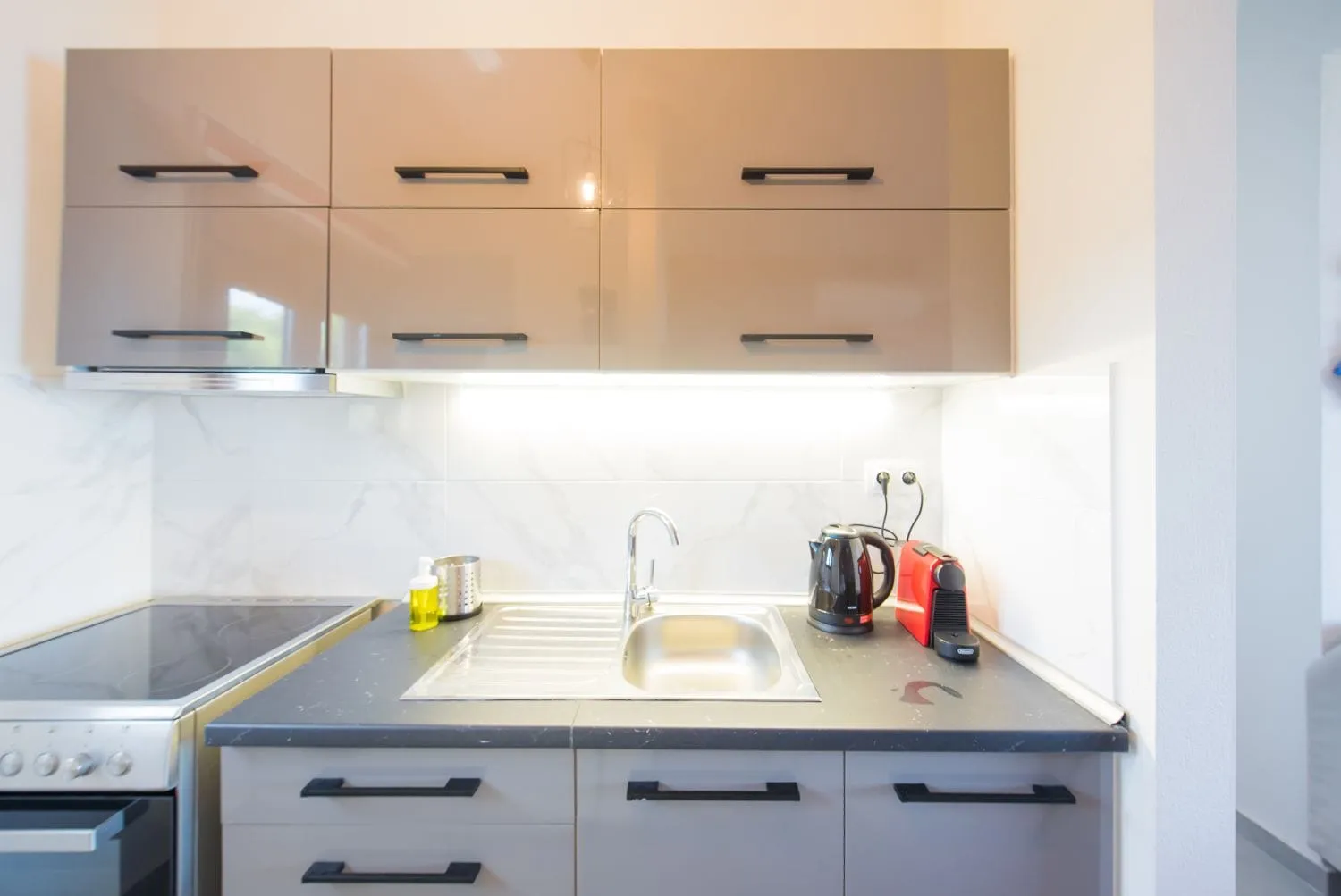 Nereus Beachfront Apartment - Lagonisi Beach