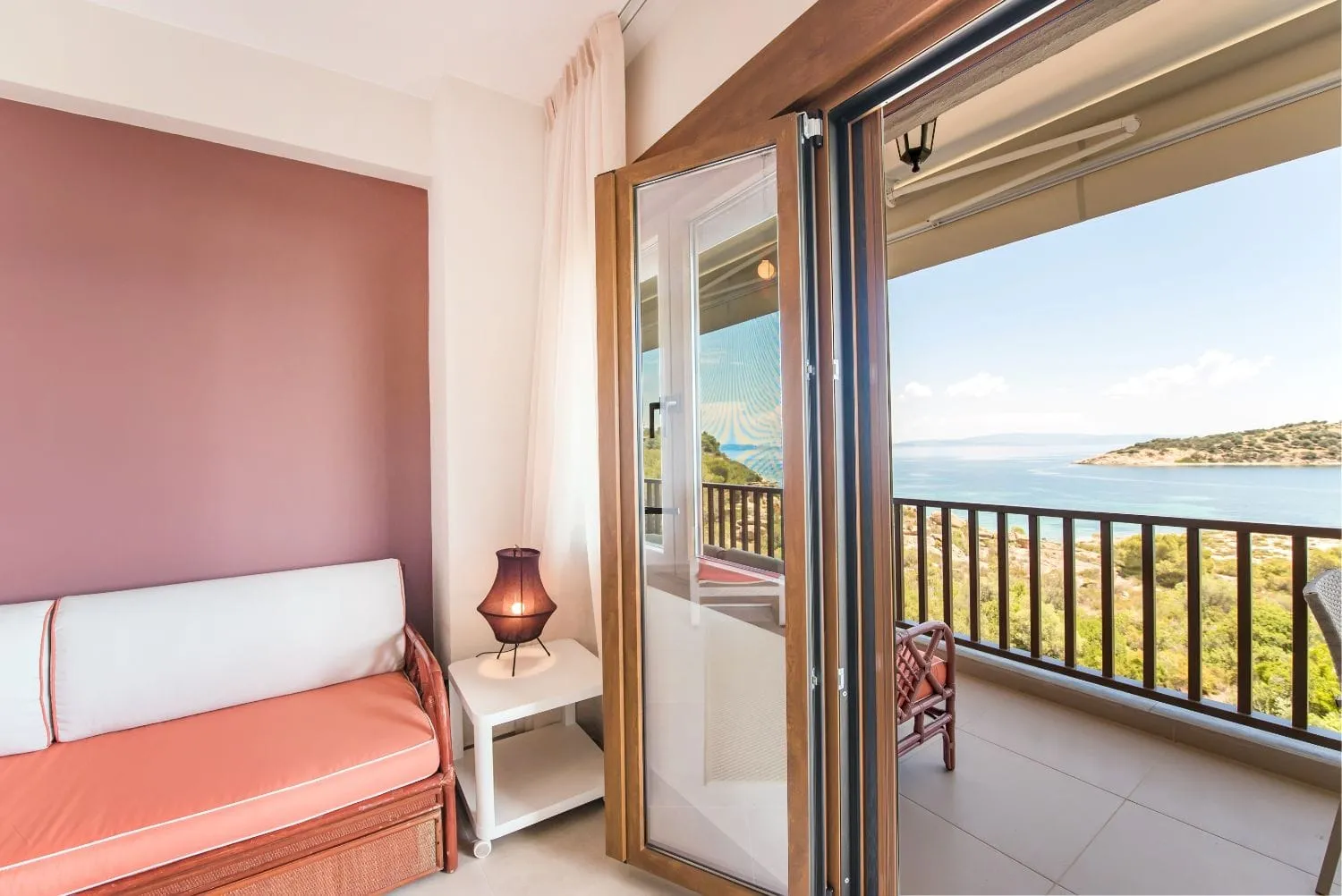 Oceanus Beachfront Apartment - Lagonisi Beach