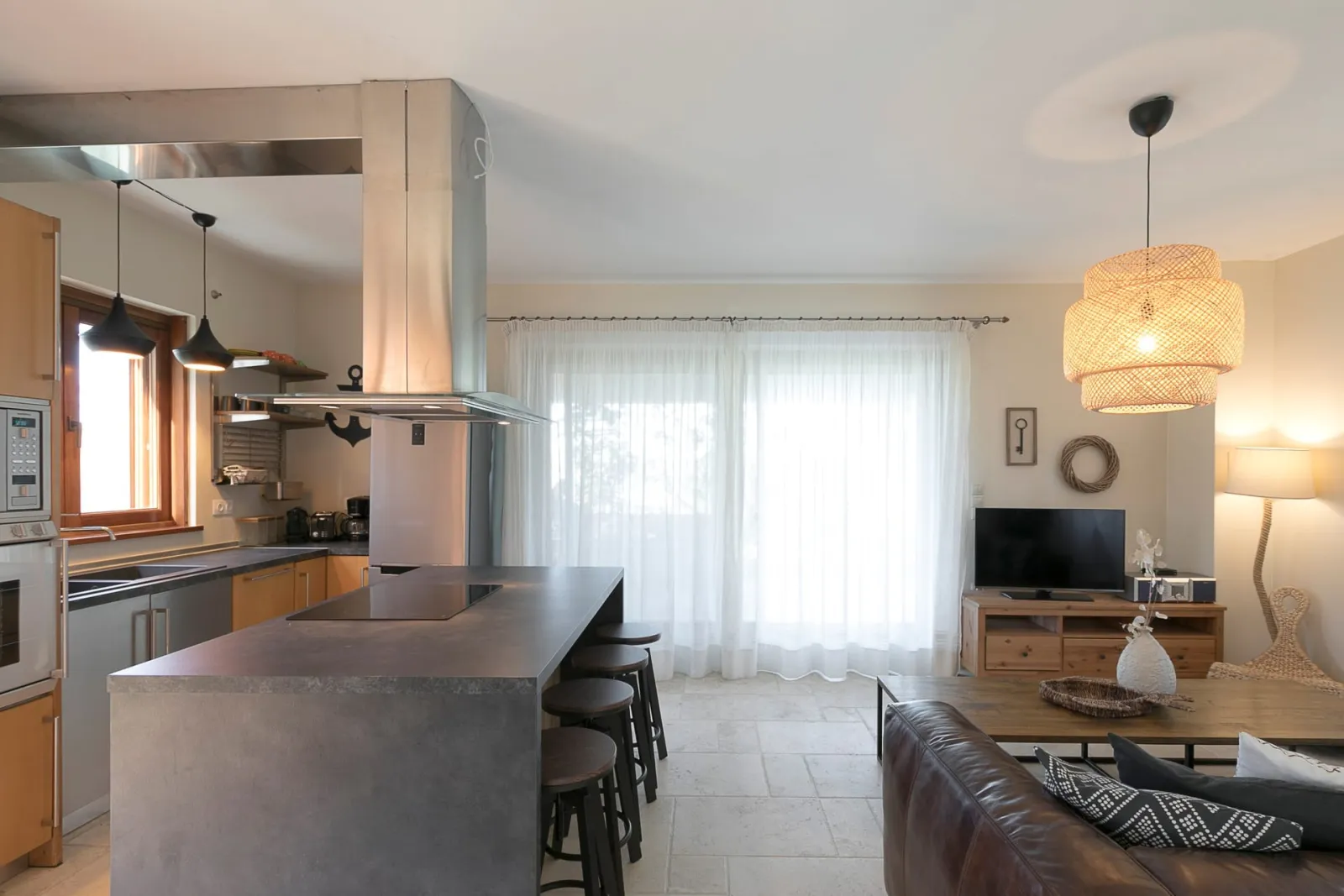Thelma - Beachfront Villa in Trani Ammouda