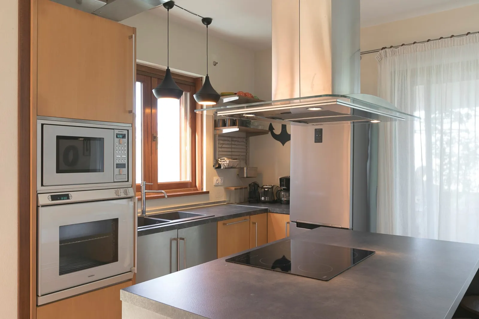 Thelma - Beachfront Villa in Trani Ammouda