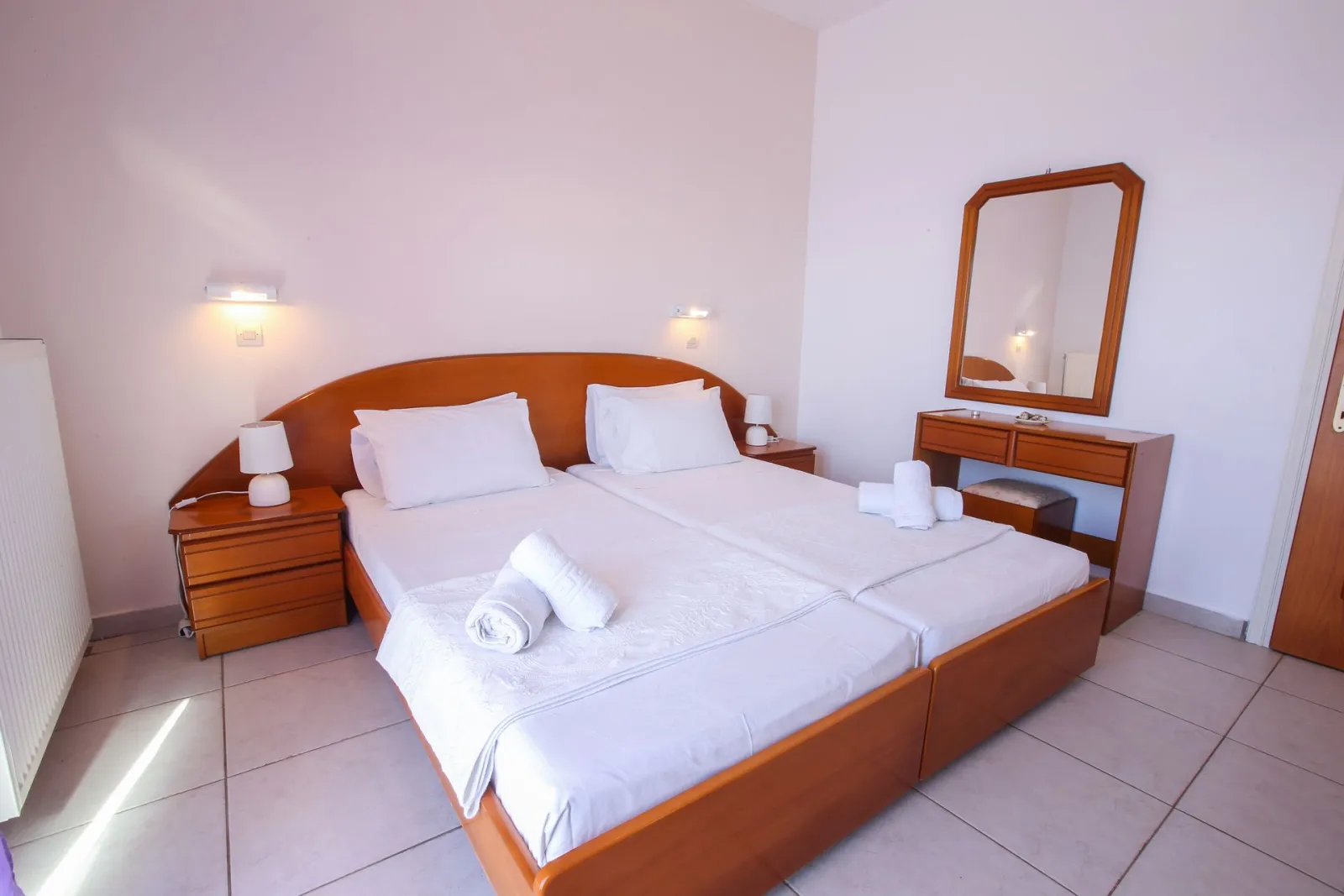 Apartment 1 bedroom with side sea view