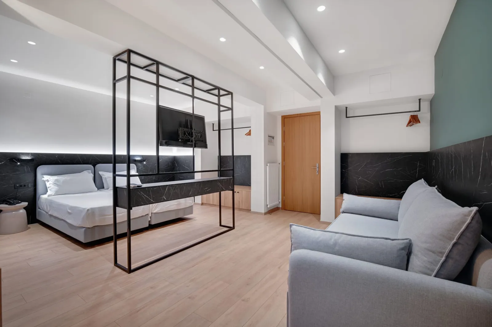 SUPERIOR FAMILY ROOM