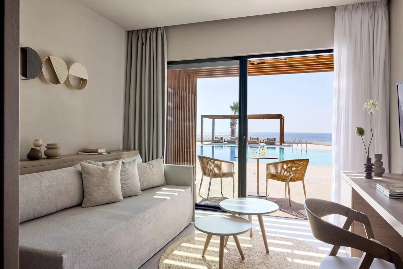 Junior Suite with Sharing Pool & Pool View