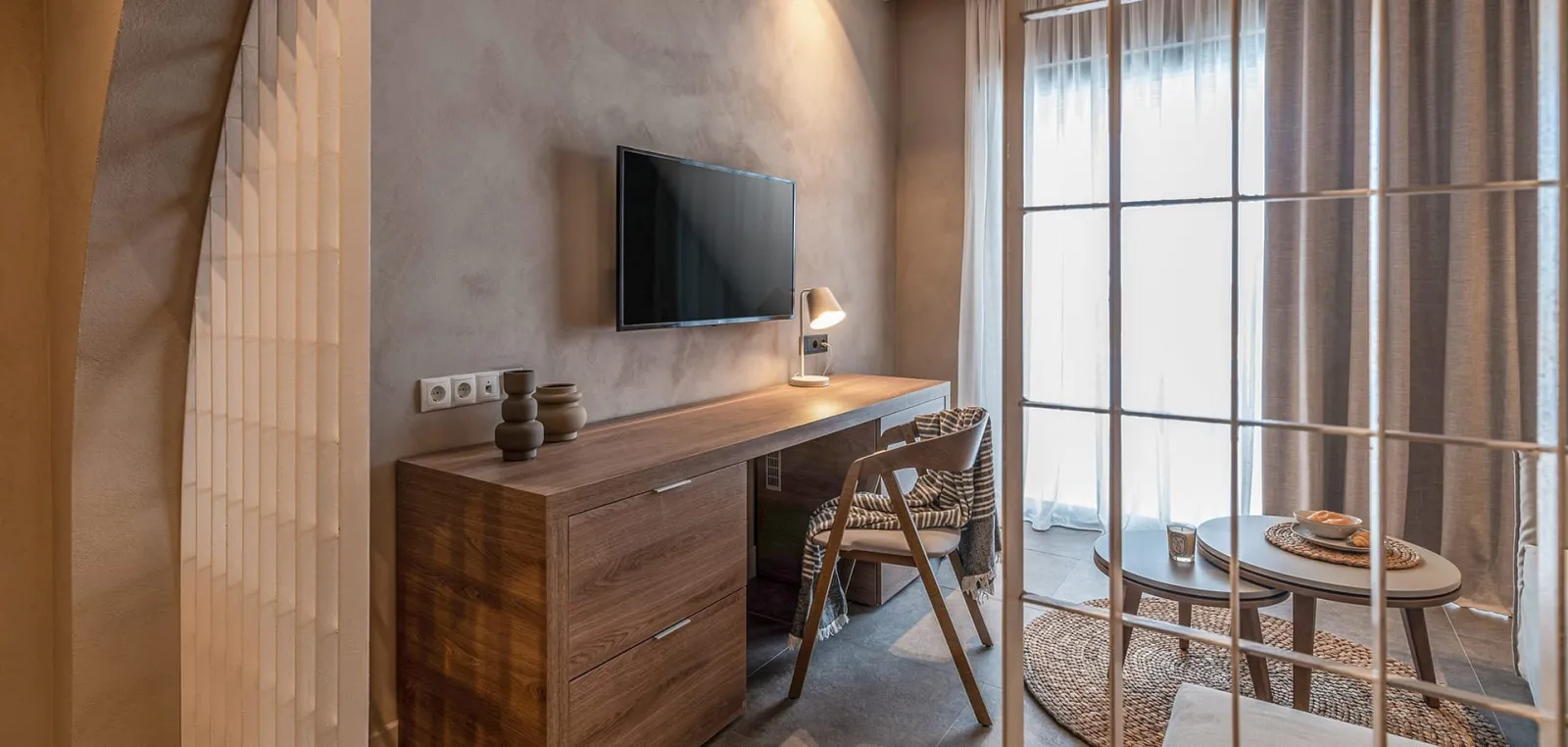 Open Plan Suite with Sea View & Sharing Pool