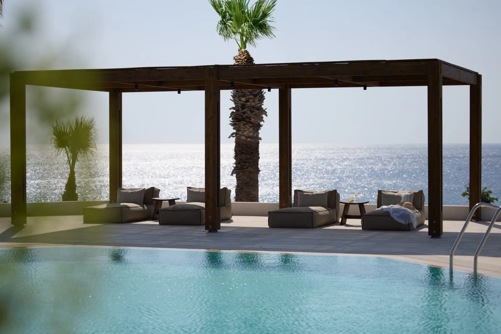 Open Plan Suite with Sharing Pool &amp; Private Sauna