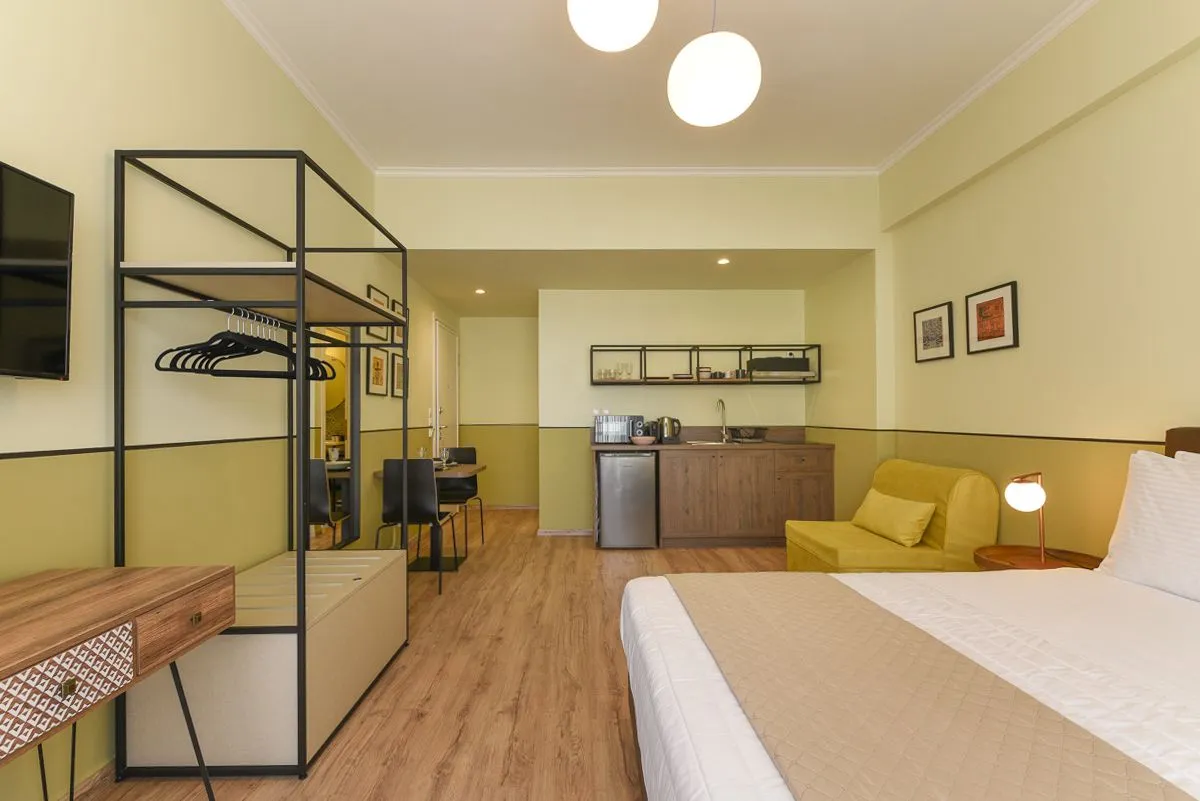 Studio Apartment (Story 4b)