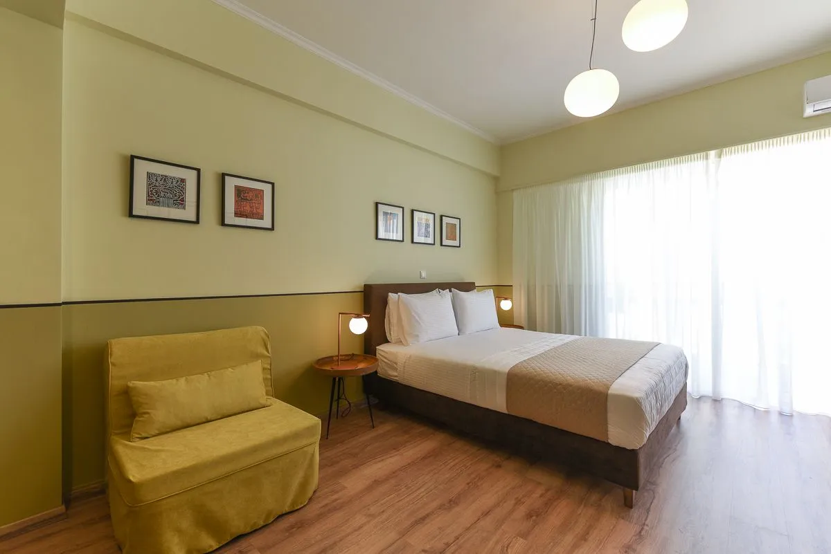 Studio Apartment (Story 4b)