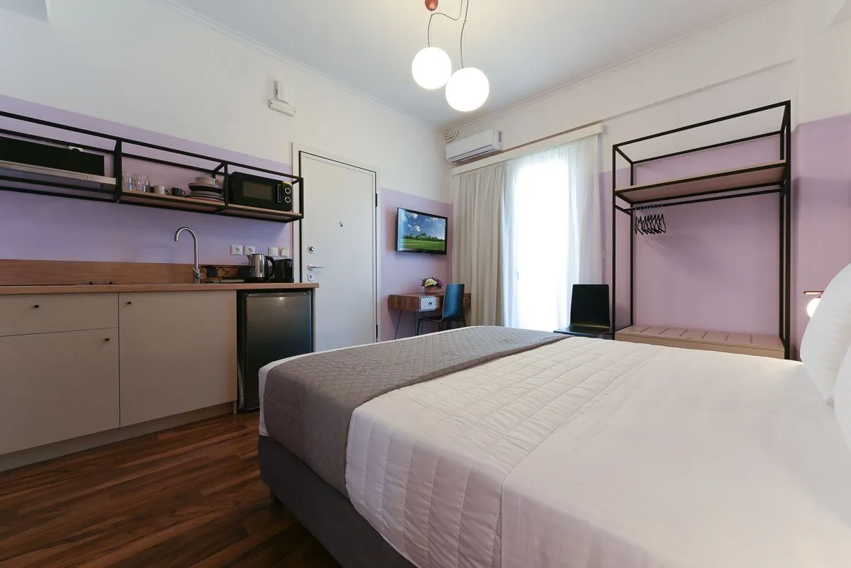 Studio Apartment (Story 4c)