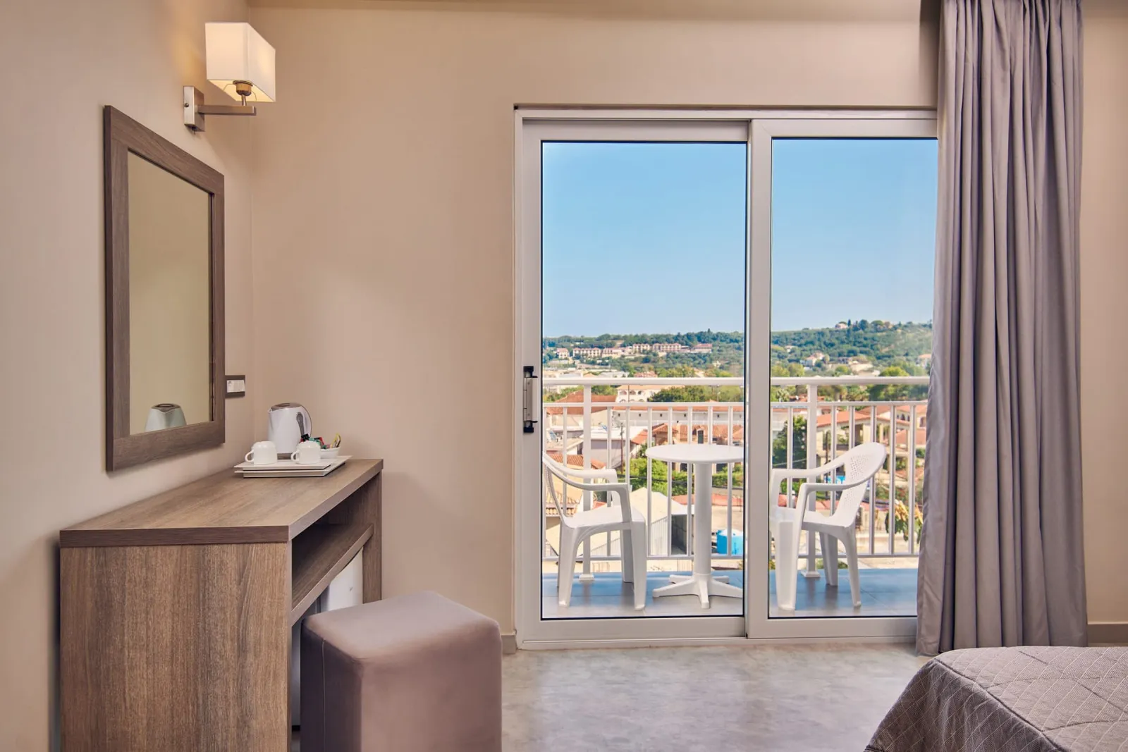 Standard Room with Garden - Pool View | 27m²
