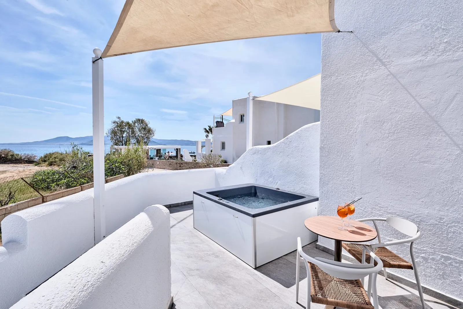 Deluxe Room with Hot Tub & Sea View - Annex