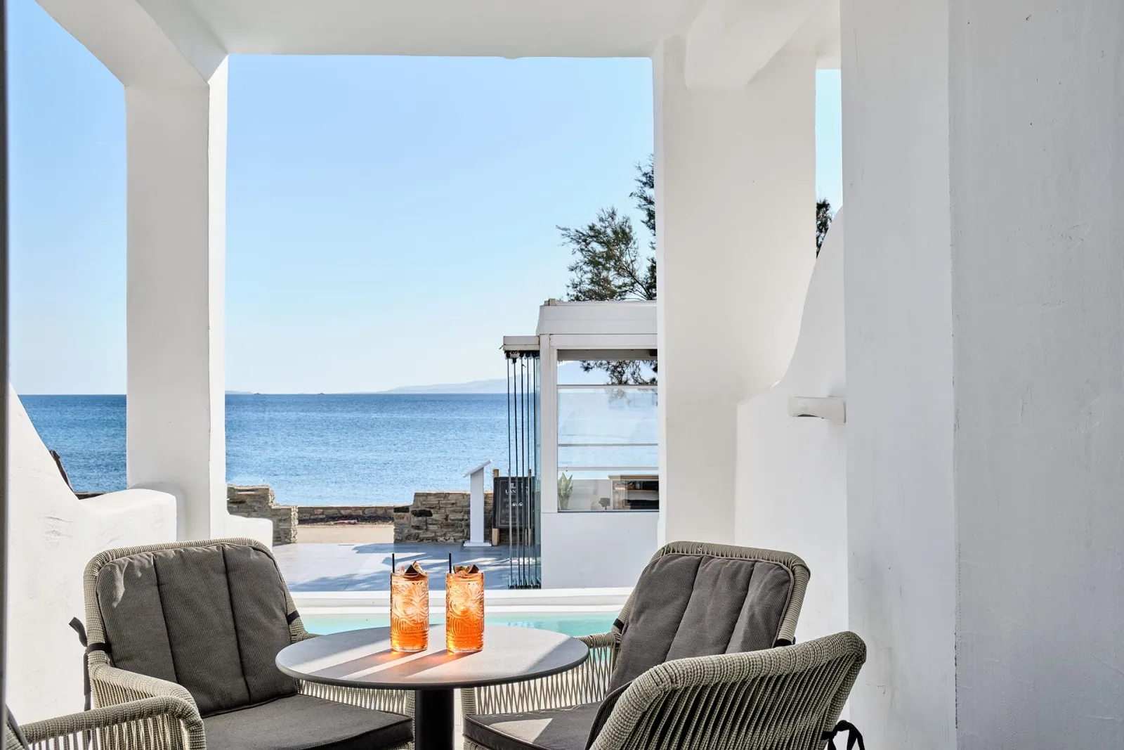 Deluxe Suite with Outdoor Jacuzzi &amp; Sea View