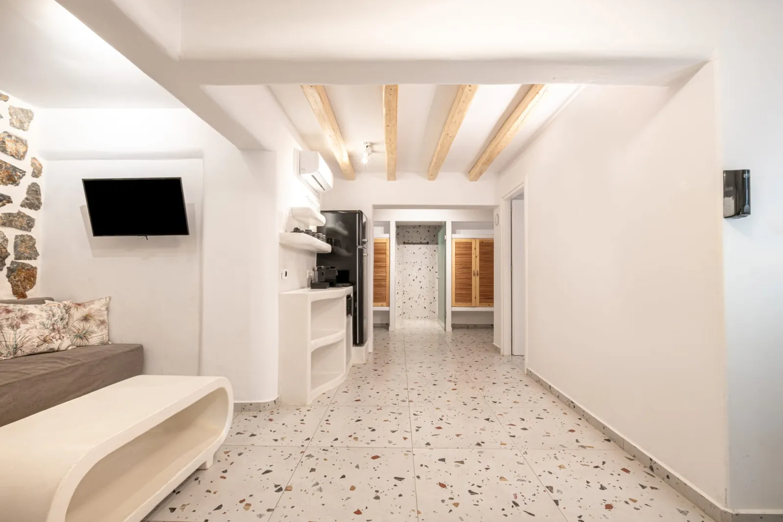 King 2 Bedroom Suite with Indoor Jetted Tub| Semi Basement