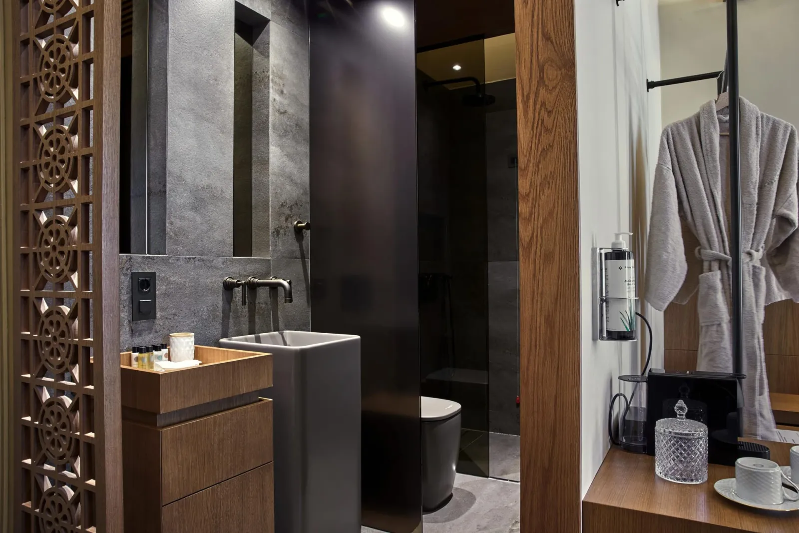 Superior Athenian Room