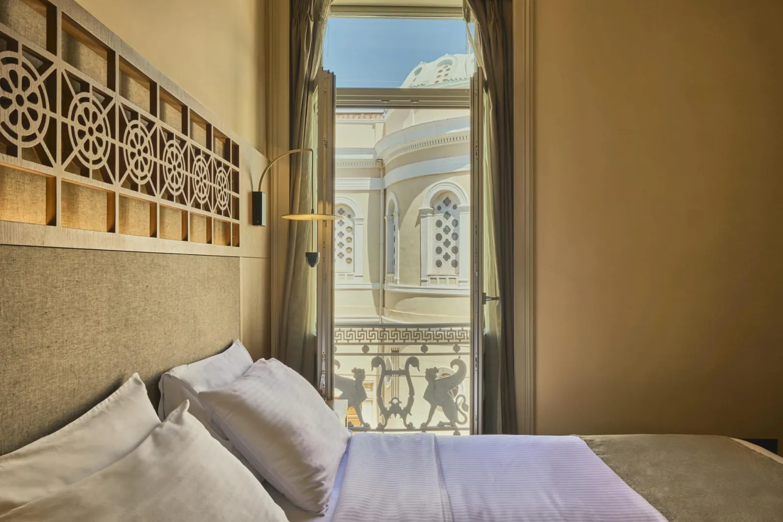 Superior Athenian Room