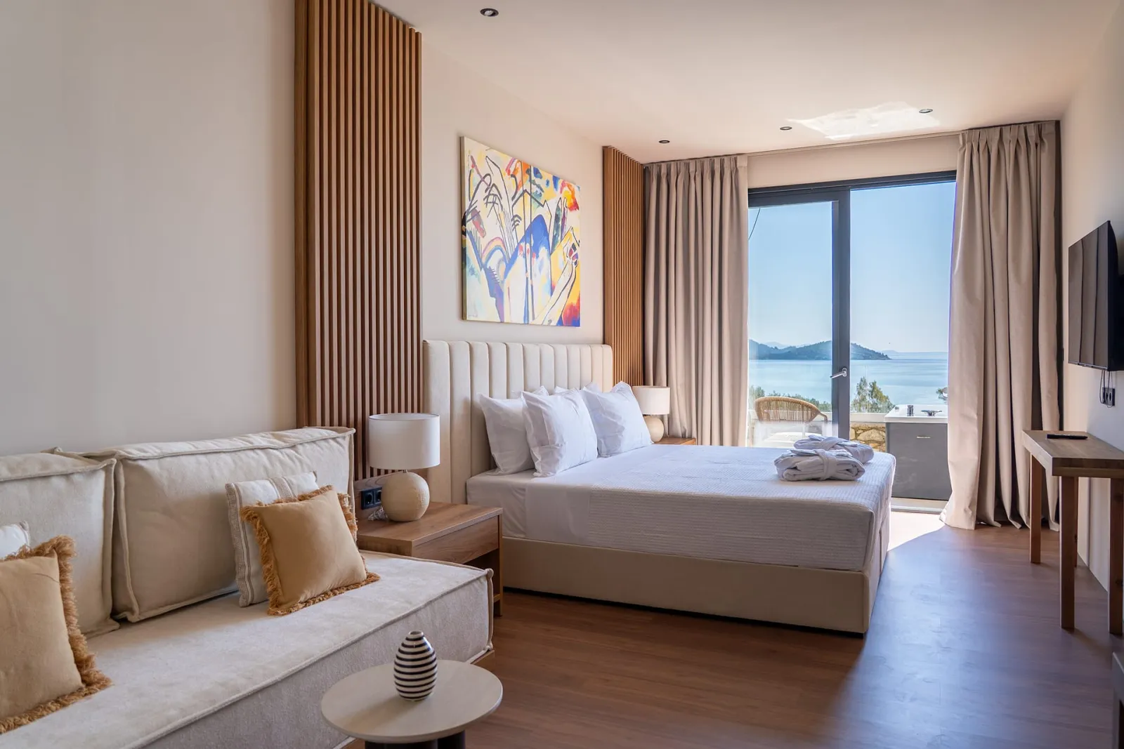 Deluxe Room with Private Jacuzzi & Sea View