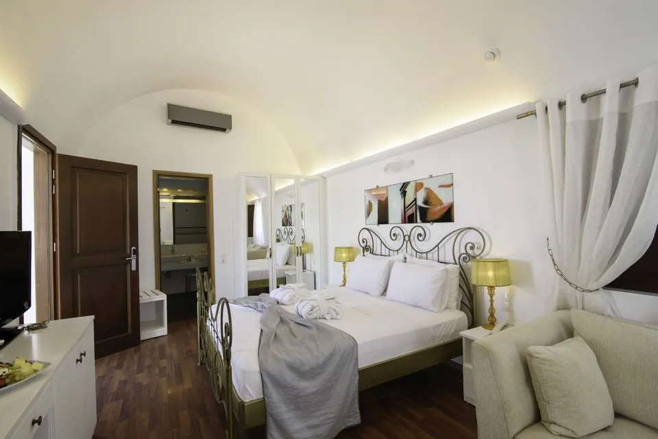 Royal  Suite with private Jacuzzi