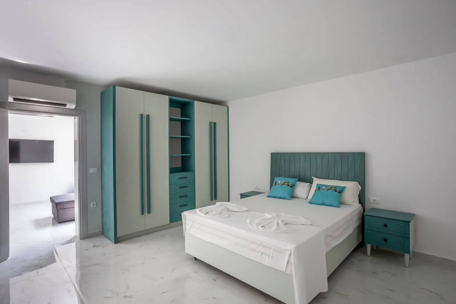 Megan Luxury villa with private pool Pefkohori