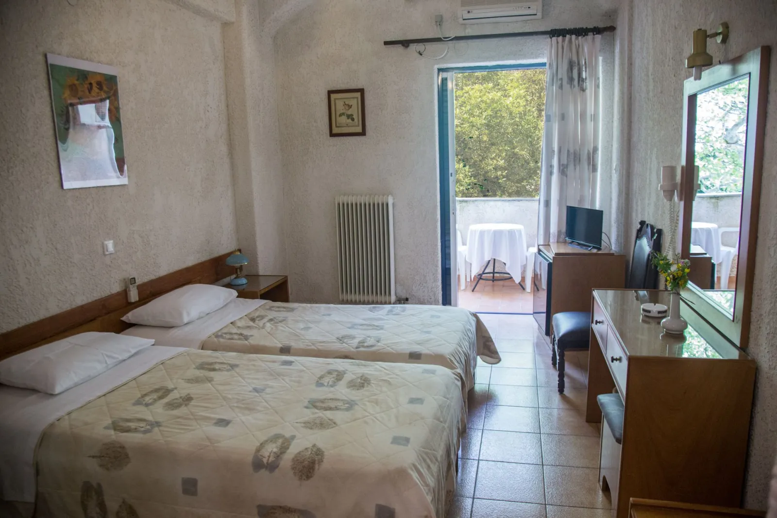 Mountain View Triple Room