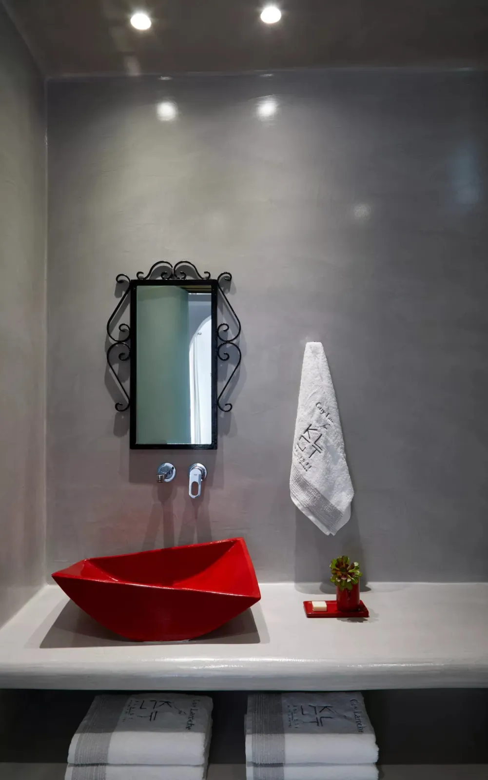 Grand Elegant Suite Two Bedroom with Sea View | Top Floor