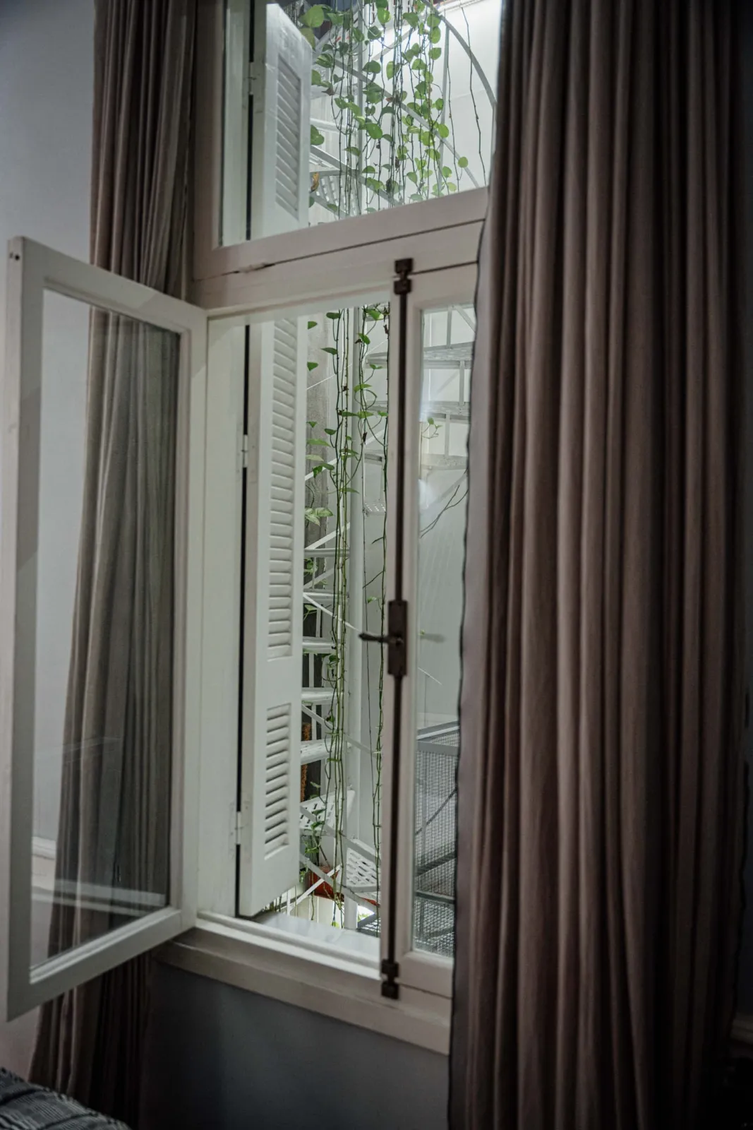 Standard Double Room (Interior Corridor)