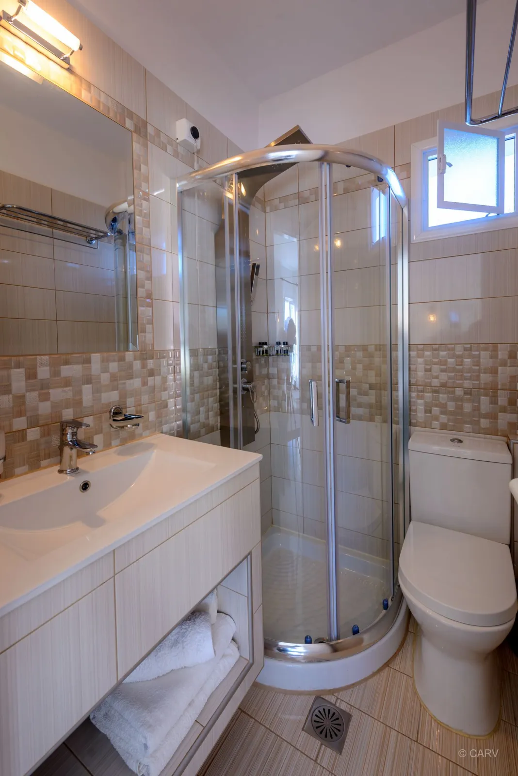 One Bedroom Apartment with Sea View 