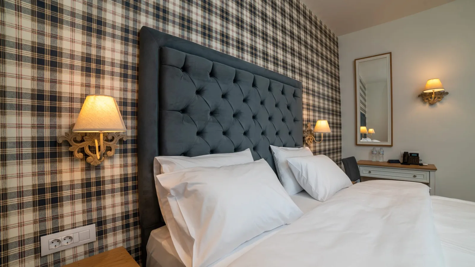 Classic Double Room with Window