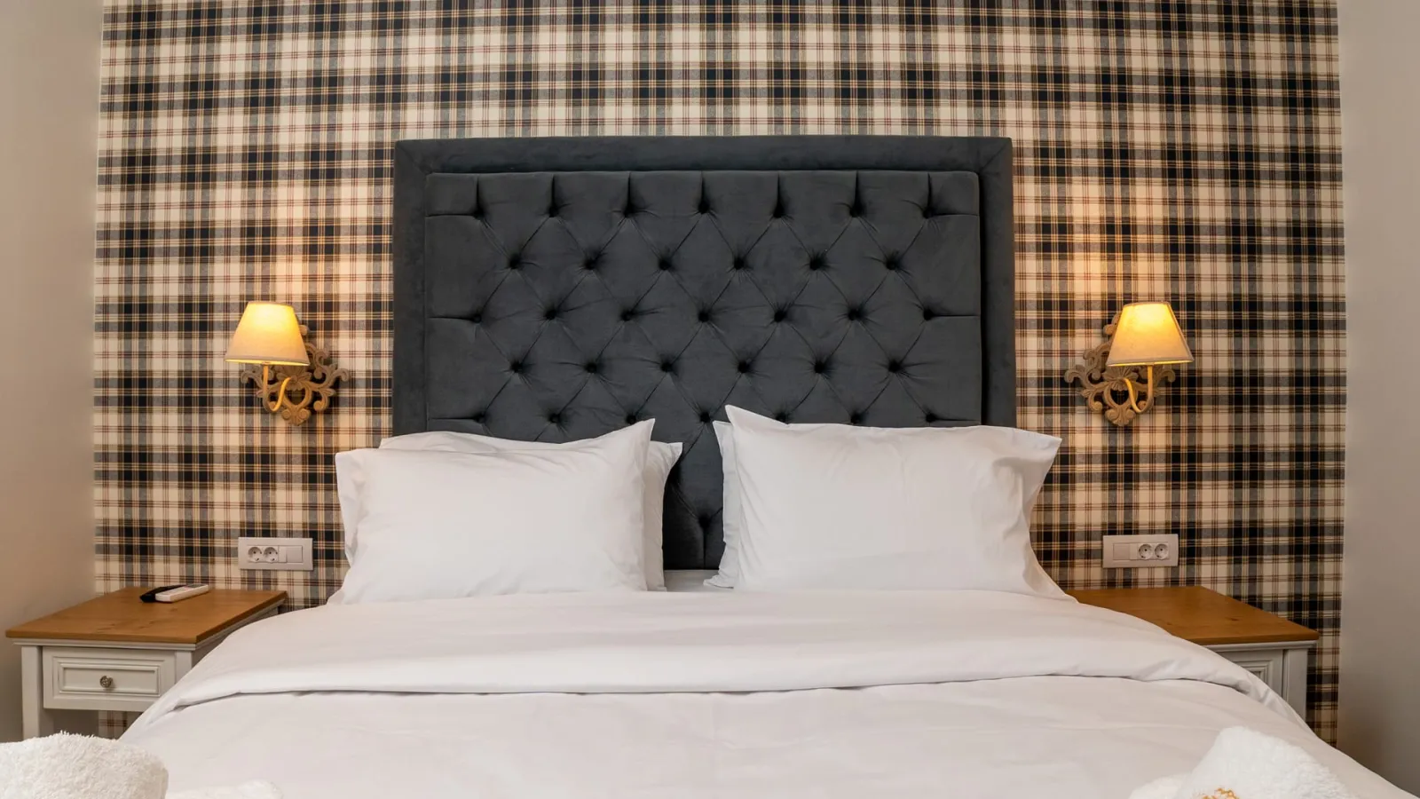 Classic Double Room with Window