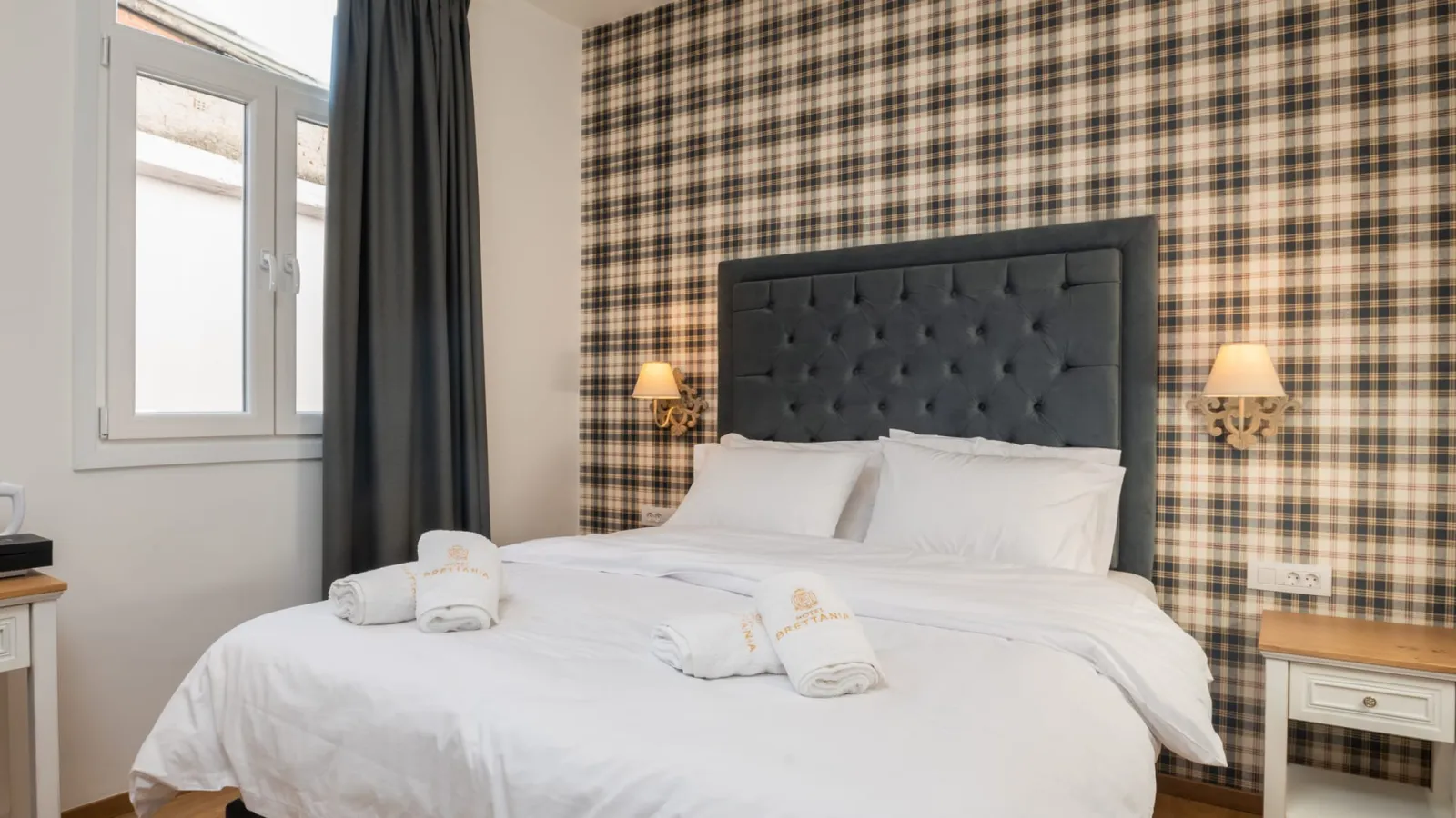 Classic Double Room with Window
