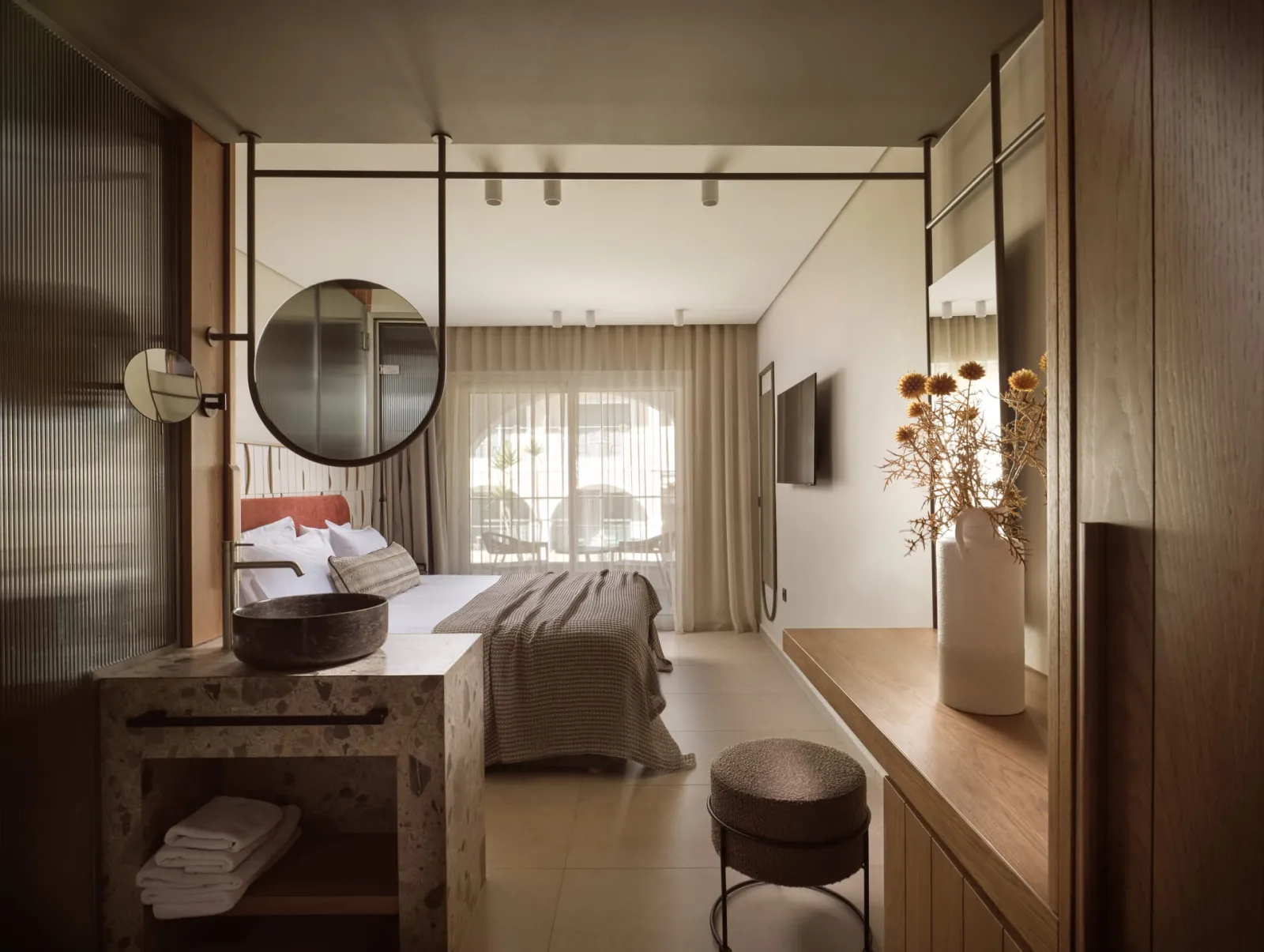*NEW* - Deluxe Room - *NEW*