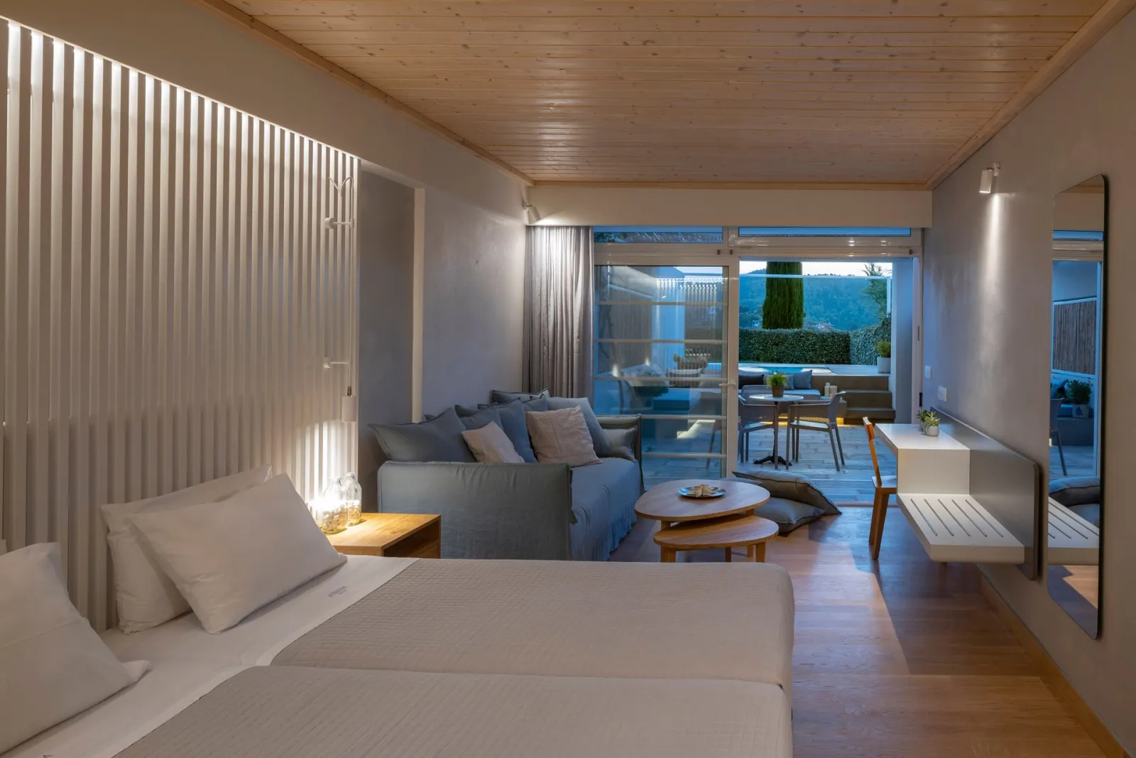 Superior Room with Garden Jacuzzi