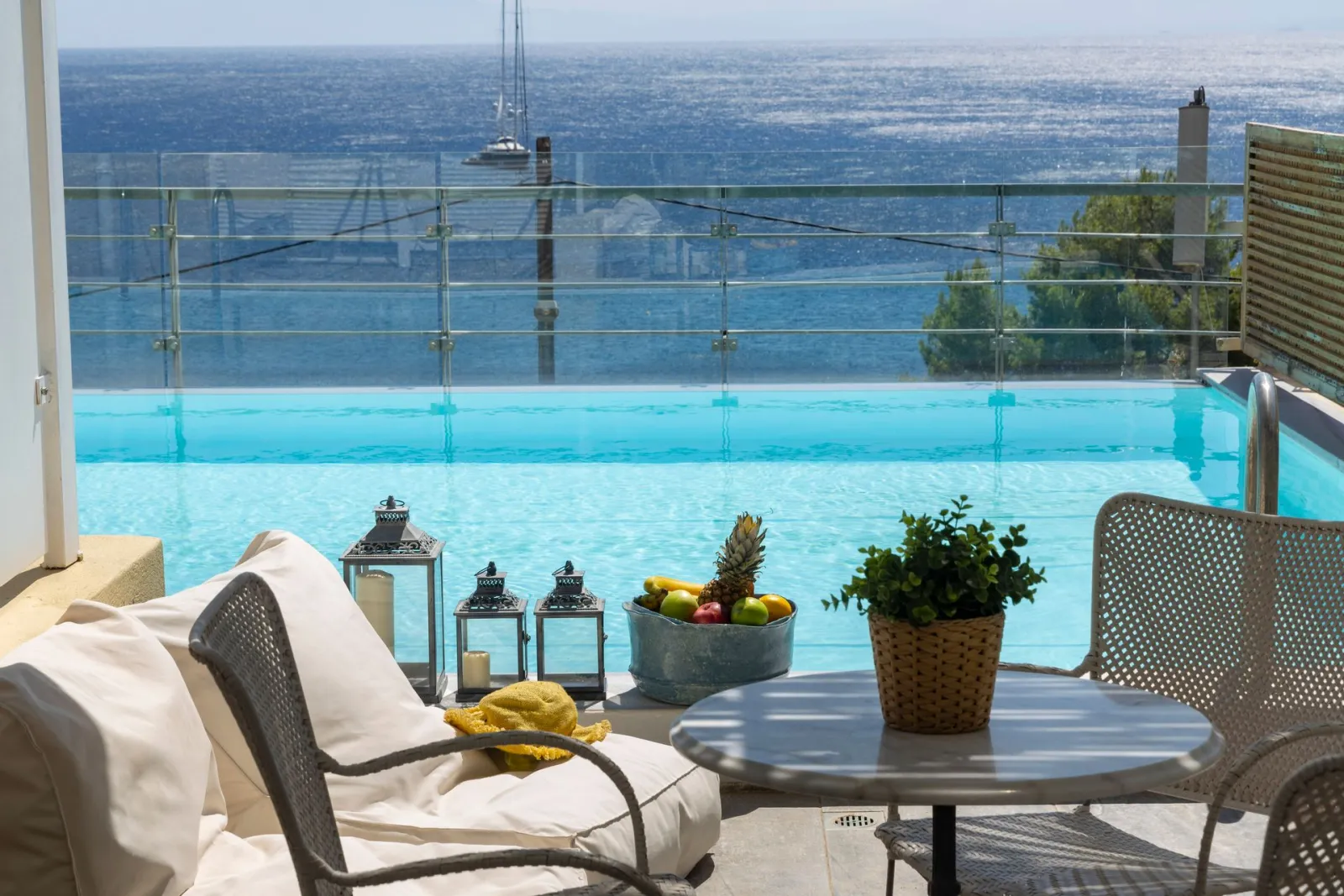 Junior Suite with Pool & Infinity Sea View - IV