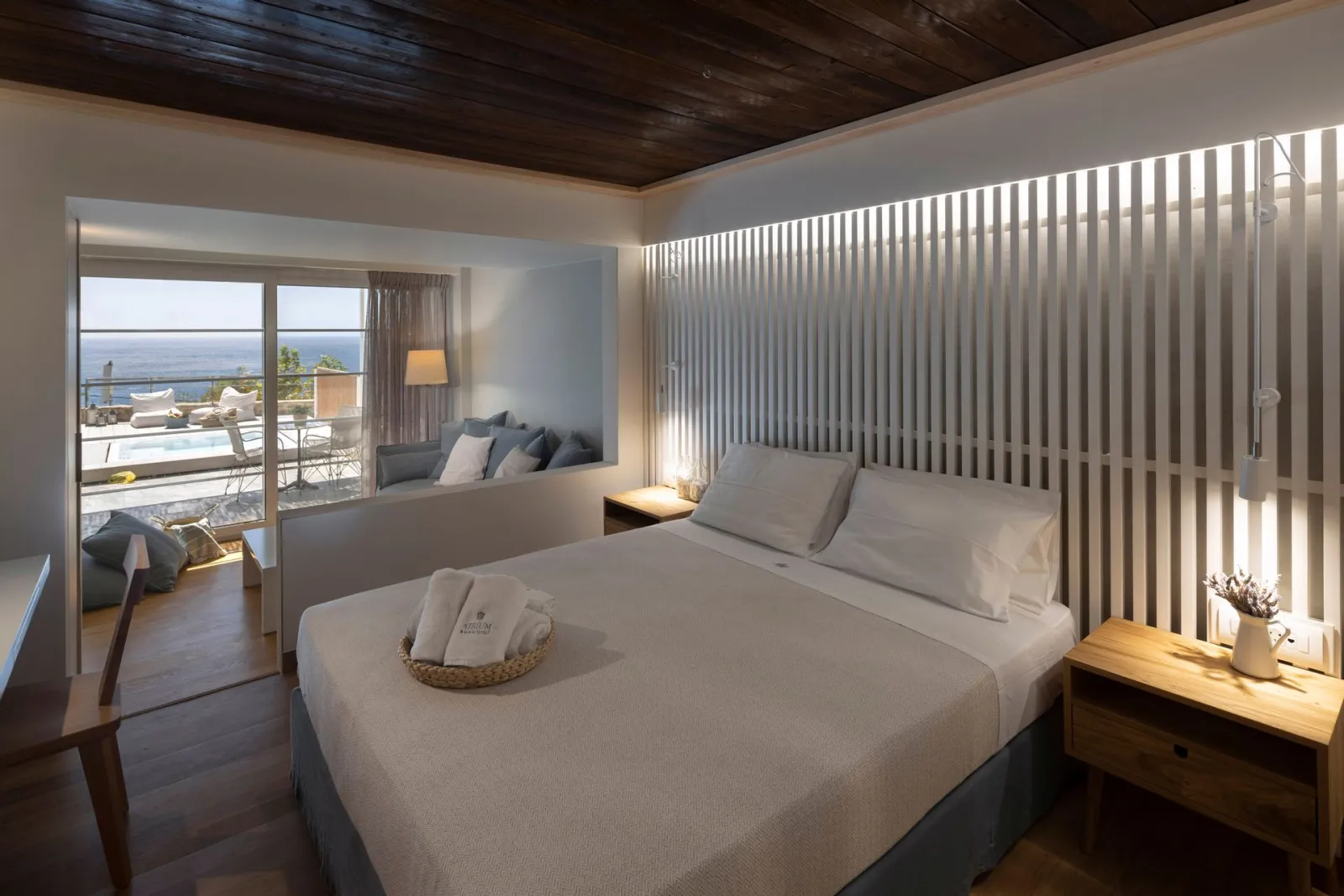 Junior Suite with Pool & Infinity Sea View - IV