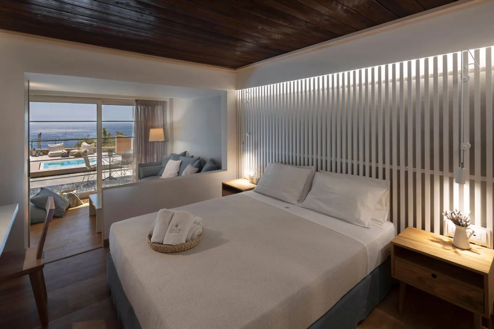 Junior Suite with Jacuzzi and Sea View