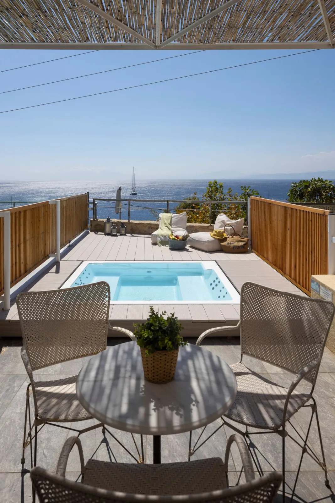 Junior Suite with Jacuzzi and Sea View