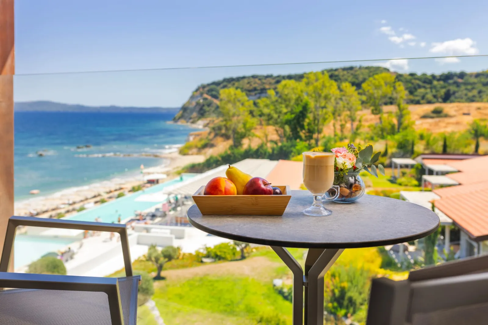 Junior Suite with Pool View