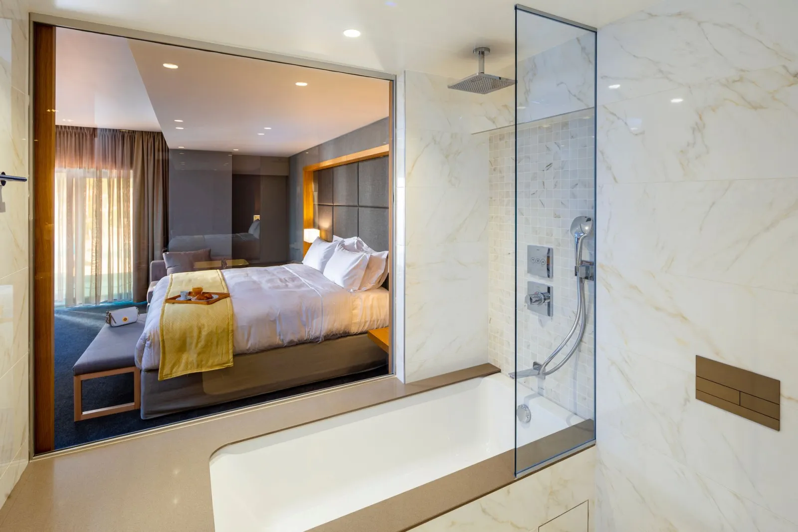 Junior Suite with Pool View