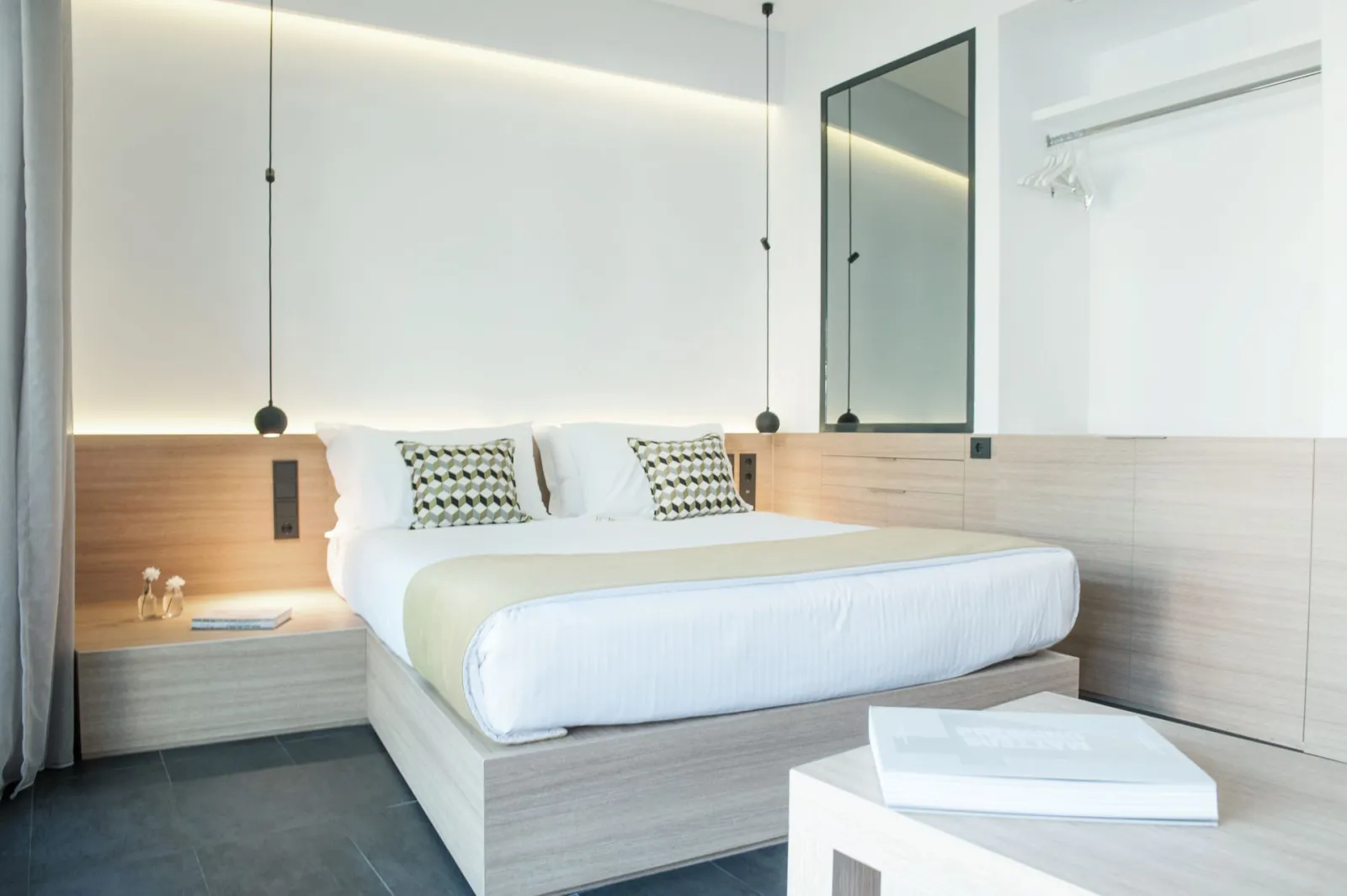 Deluxe Suite with Acropolis View & Veranda