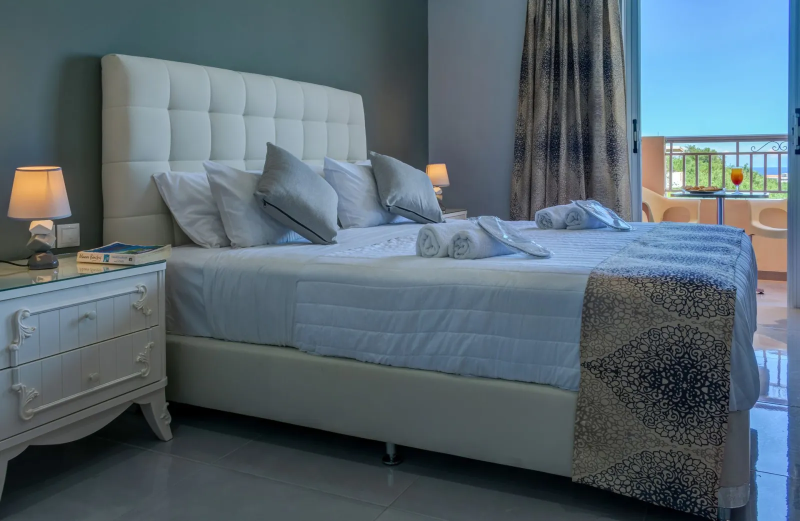 Deluxe Double Room - Sea And Pool View